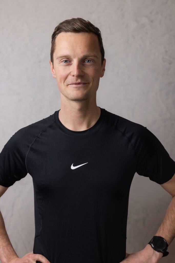 Tomasz Stelmaszewski trener biegania. Układa plany treningowe do biegaczy online.